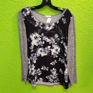 Graphic Black and Gray Blouse with Blouses Sleeves